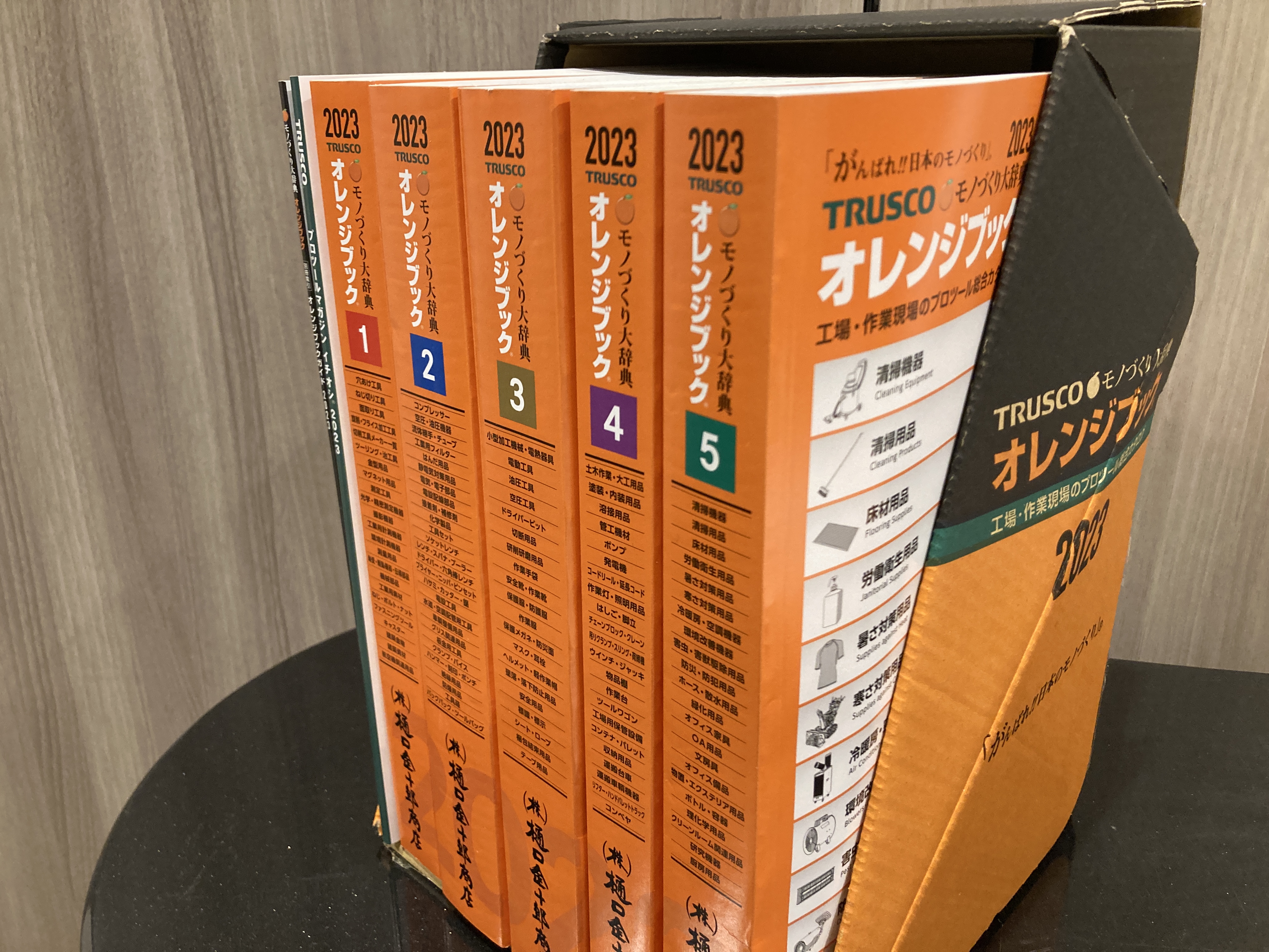 極美品　ハッセルブラッド　カタログ4点　チラシ1点 極美品 ハッセルブラッド カタログ4点 チラシ1点